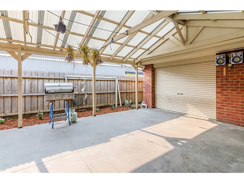 38 Diamond Parade, Skye VIC 3977