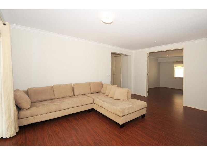 2 Mawson Walk, Sandhurst VIC 3977