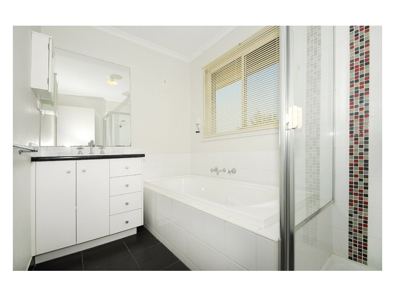 14 Triumph way, Skye VIC 3977