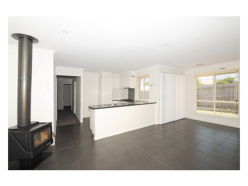 14 Triumph way, Skye VIC 3977