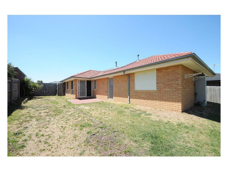 14 Triumph way, Skye VIC 3977