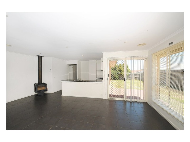 14 Triumph way, Skye VIC 3977