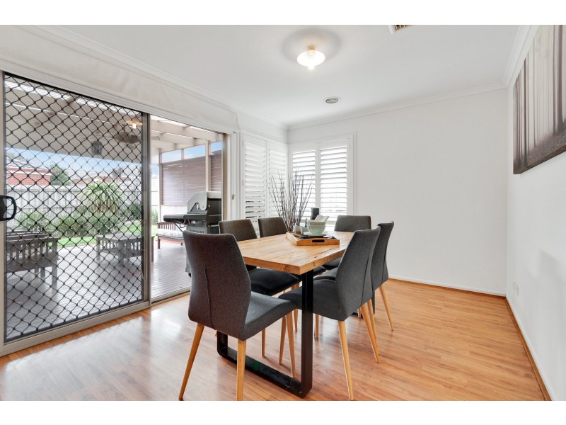 22 Clifton Park Drive, Carrum Downs VIC 3201