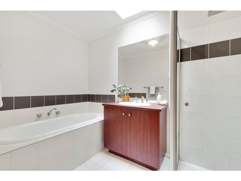 22 Clifton Park Drive, Carrum Downs VIC 3201