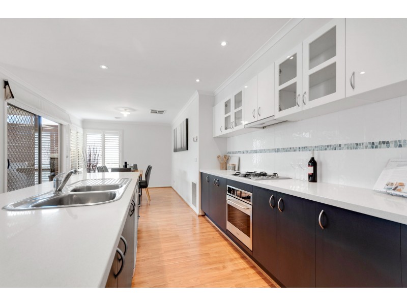 22 Clifton Park Drive, Carrum Downs VIC 3201