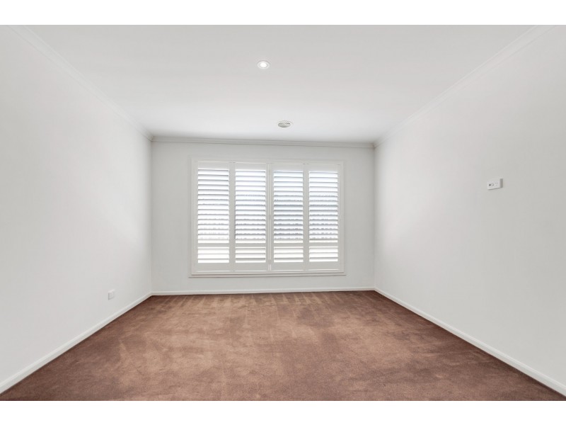 22 Clifton Park Drive, Carrum Downs VIC 3201