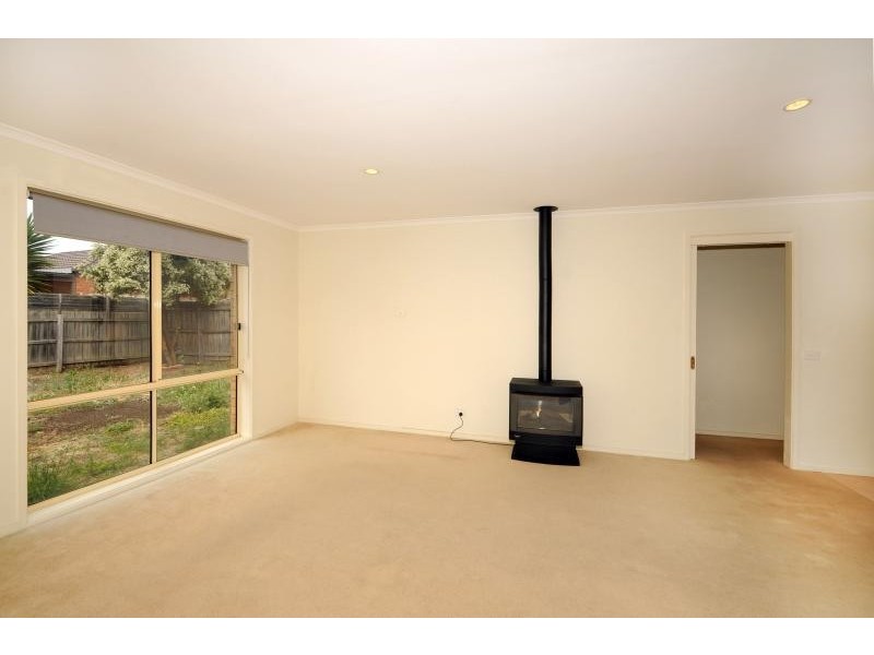 8 Vivi Court, Skye VIC 3977