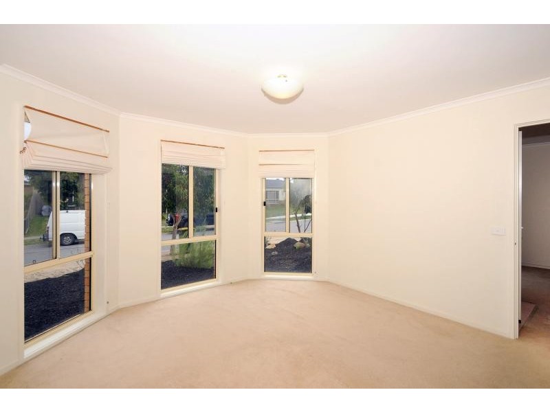 8 Vivi Court, Skye VIC 3977