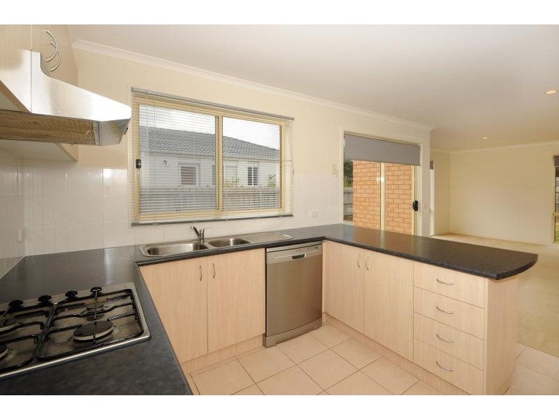 8 Vivi Court, Skye VIC 3977