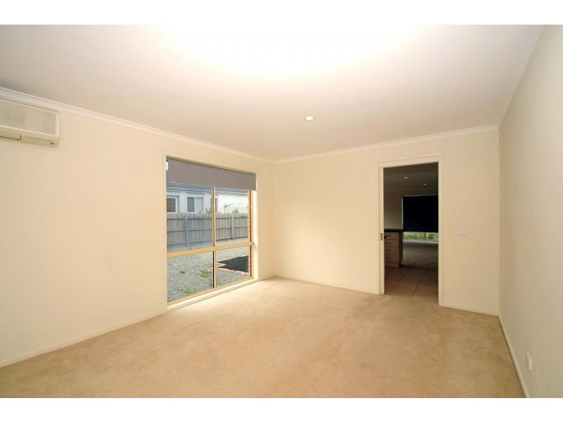 8 Vivi Court, Skye VIC 3977