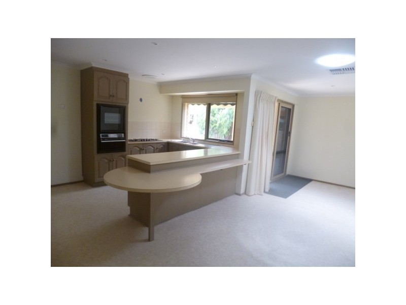 31 Greenwood Drive, Carrum Downs VIC 3201