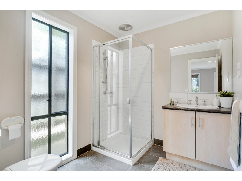2 Venezia Way, Skye VIC 3977