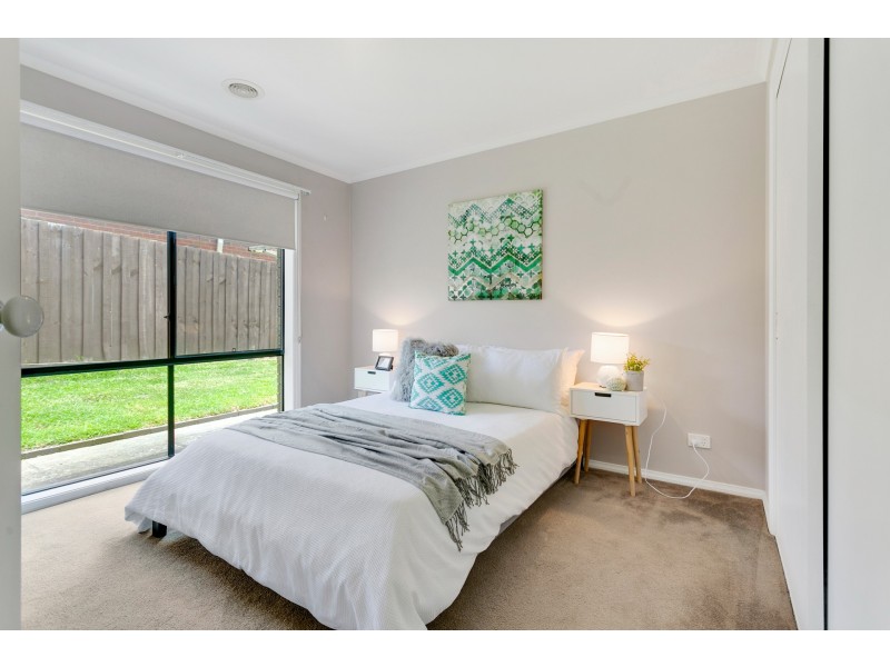 2 Venezia Way, Skye VIC 3977