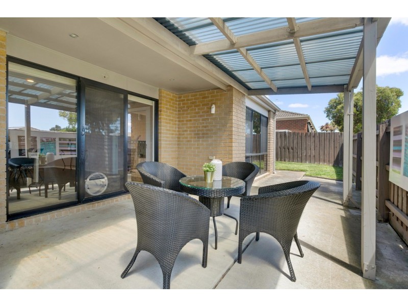2 Venezia Way, Skye VIC 3977