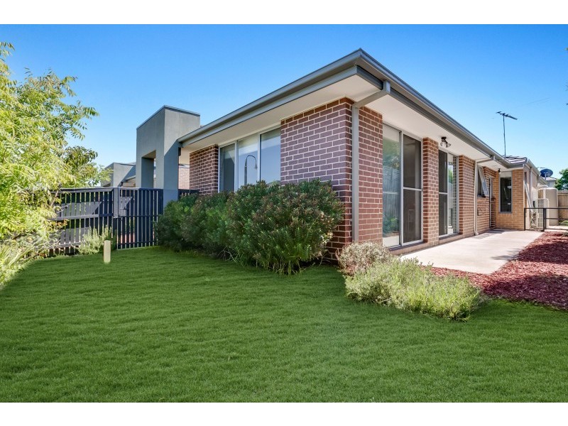 2 Butternut Close, Seaford VIC 3198