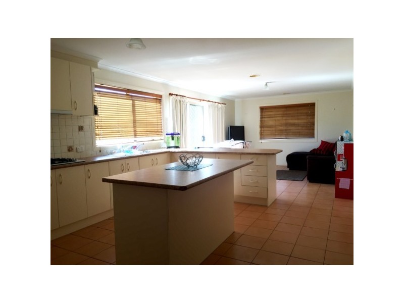 50 Chardonnay Drive, Skye VIC 3977