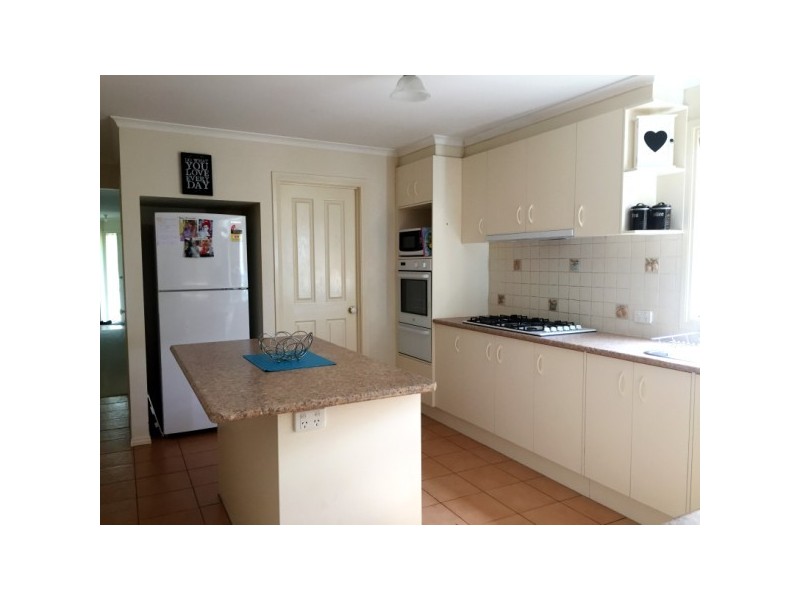 50 Chardonnay Drive, Skye VIC 3977