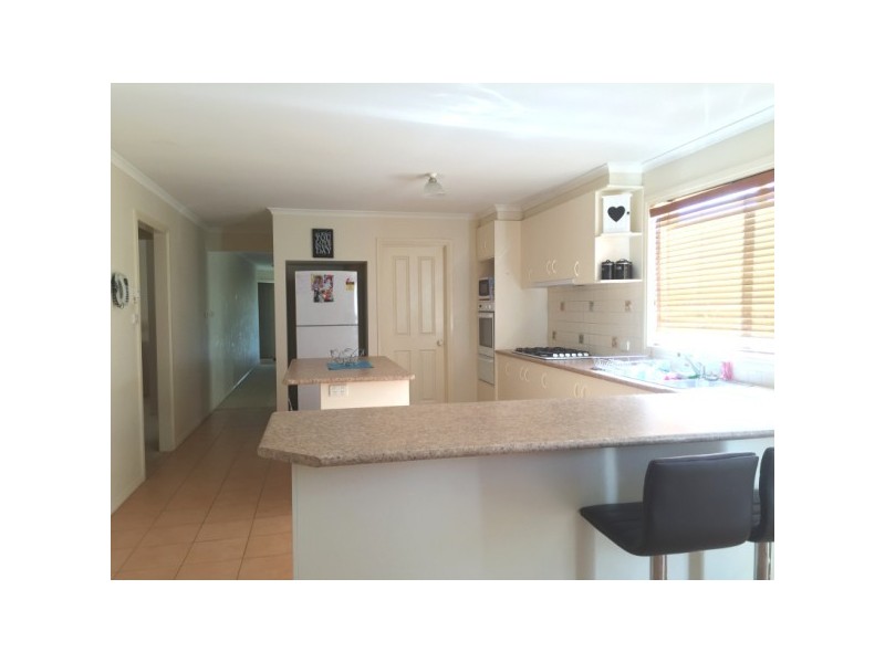 50 Chardonnay Drive, Skye VIC 3977