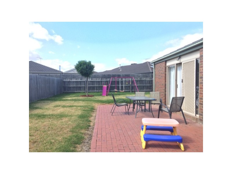 50 Chardonnay Drive, Skye VIC 3977