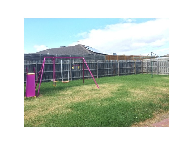 50 Chardonnay Drive, Skye VIC 3977