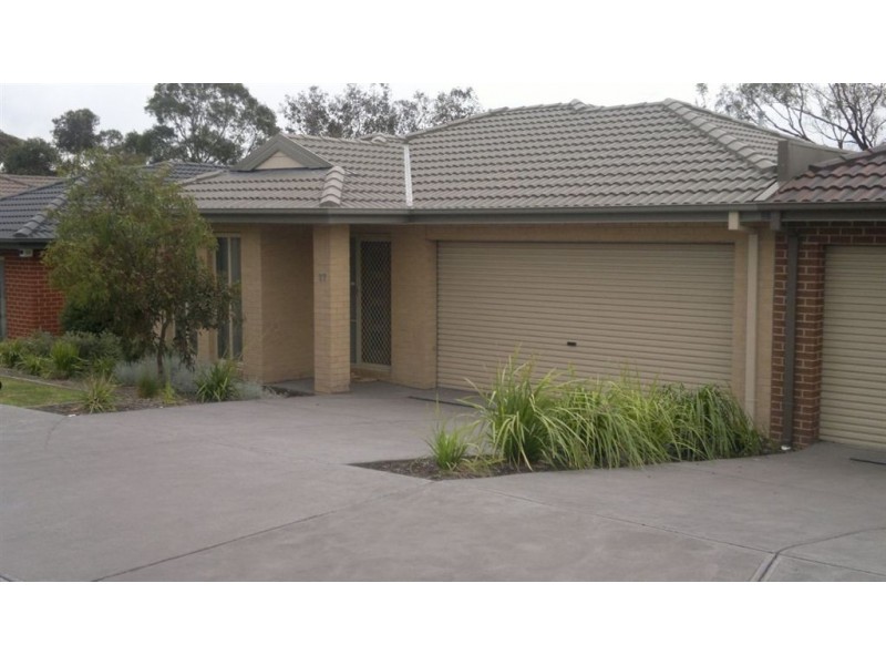 27/105 Mc Mahons Road, Frankston VIC 3199