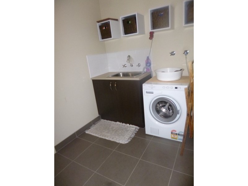 1/70 Sandhurst Boulevard, Sandhurst VIC 3977