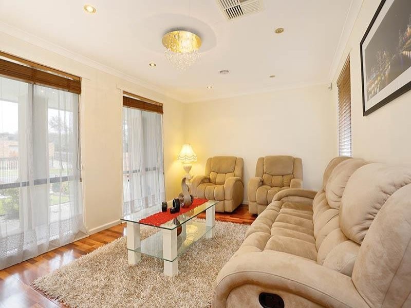 27 Herbert Road, Carrum Downs VIC 3201
