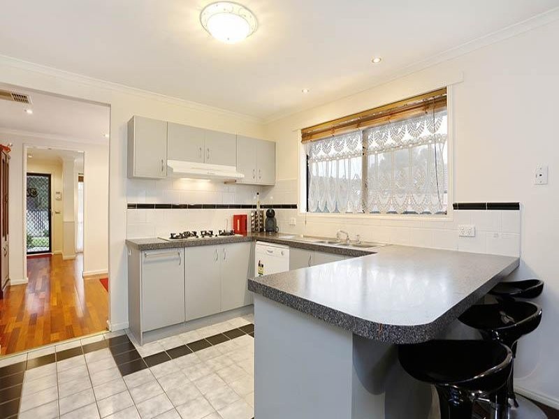 27 Herbert Road, Carrum Downs VIC 3201