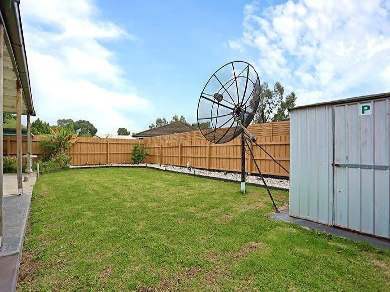 27 Herbert Road, Carrum Downs VIC 3201