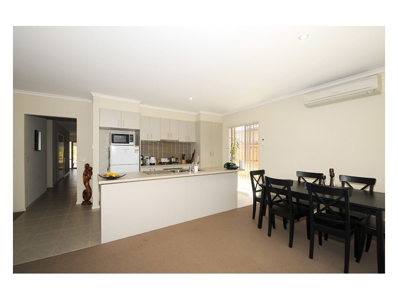 28/105 McMahons Road, Frankston VIC 3199