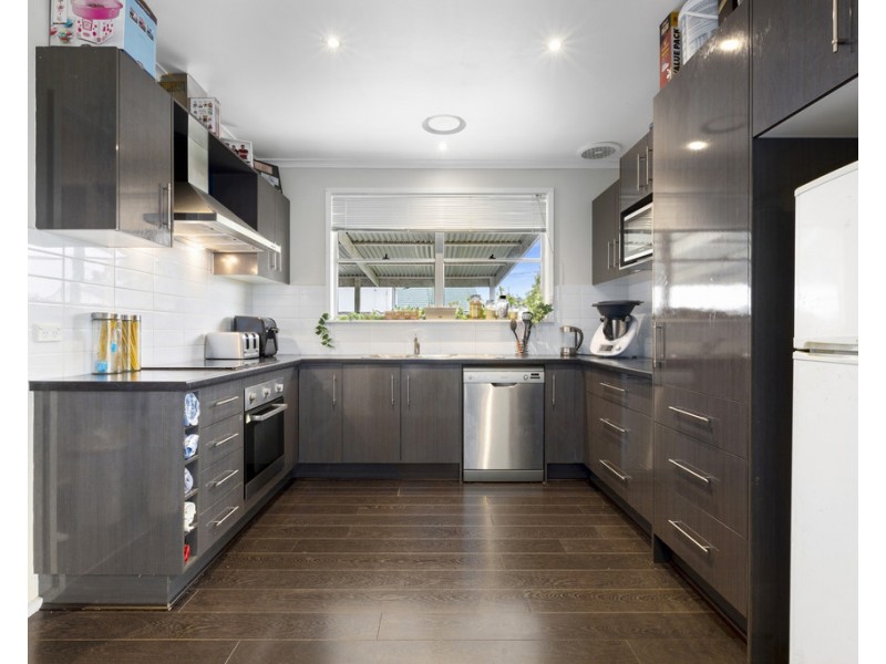 10 Burdett Street, Frankston North VIC 3200