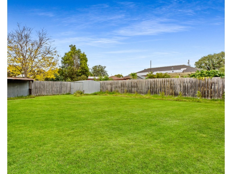 10 Burdett Street, Frankston North VIC 3200