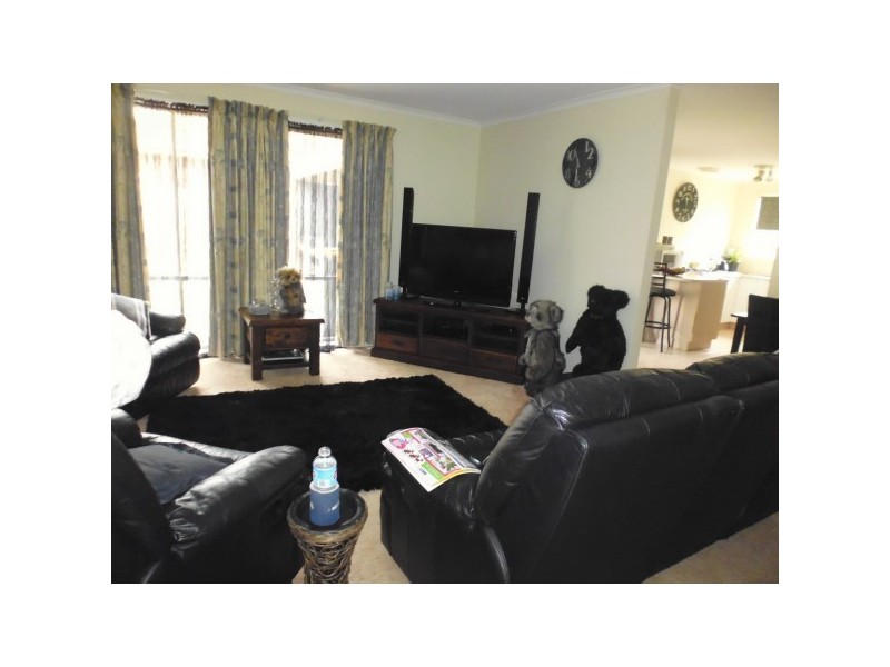 41 Darnley Drive, Skye VIC 3977
