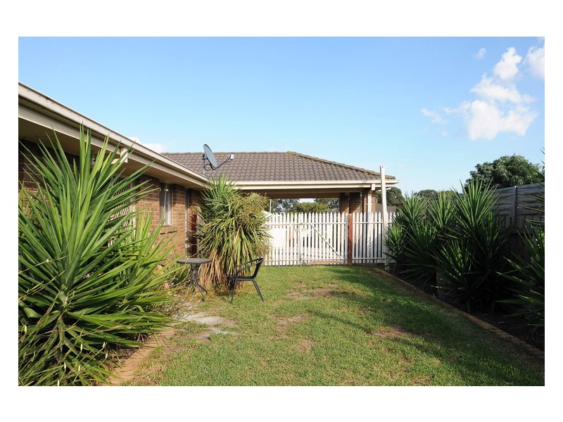 10 Hooper Drive, Skye VIC 3977