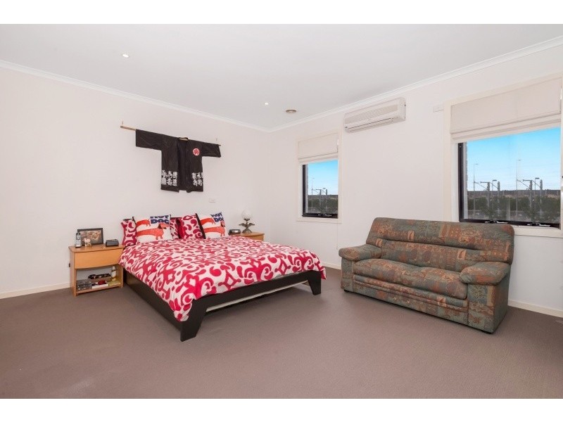 11 Autumn Terrace, Clayton South VIC 3169