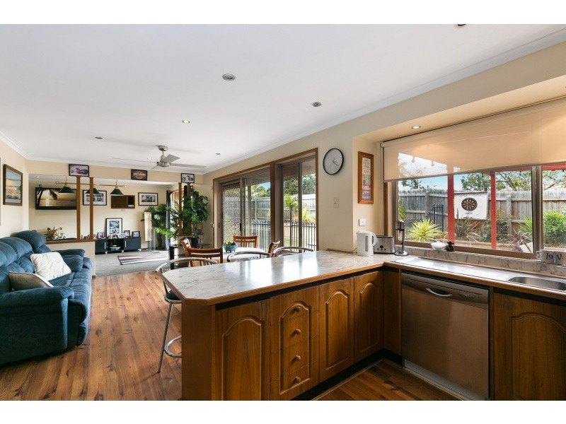 38 Luscombe Avenue, Carrum Downs VIC 3201