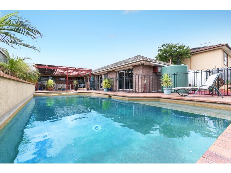 38 Luscombe Avenue, Carrum Downs VIC 3201