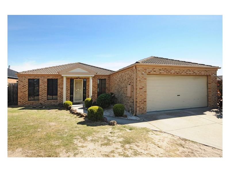 8 Flora Park Way, Carrum Downs VIC 3201