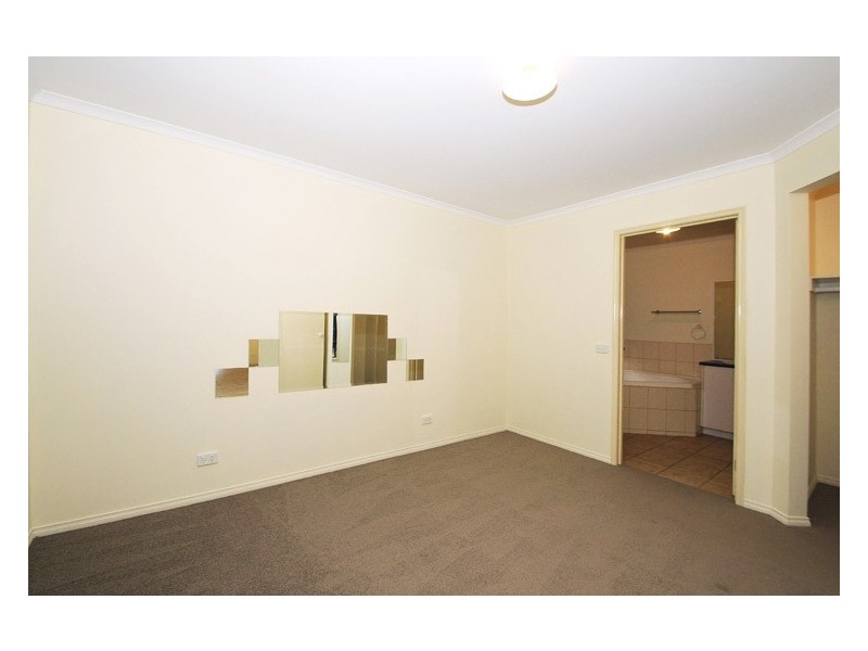 8 Flora Park Way, Carrum Downs VIC 3201