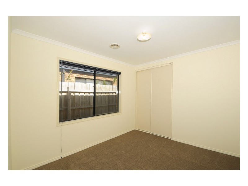 8 Flora Park Way, Carrum Downs VIC 3201