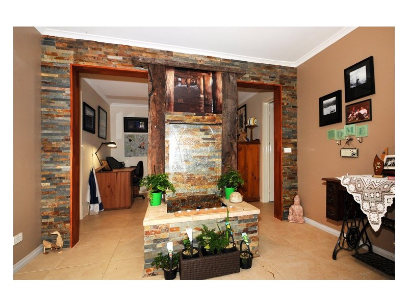 7 Baden Powell Dve, Frankston South VIC 3199