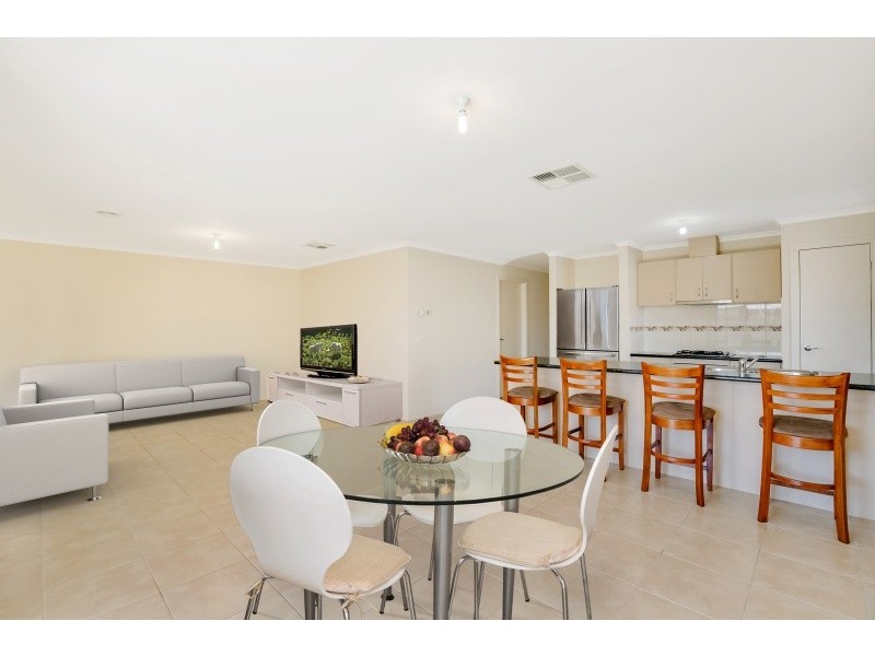 14 Montdami Way, Carrum Downs VIC 3201