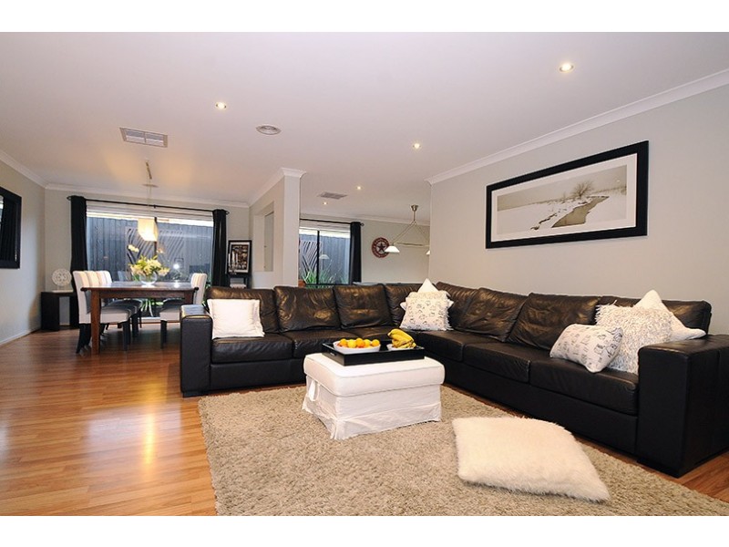 24 Victory Way, Carrum Downs VIC 3201