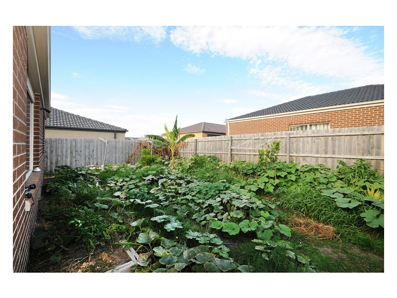 15 Myhaven Circuit, Carrum Downs VIC 3201