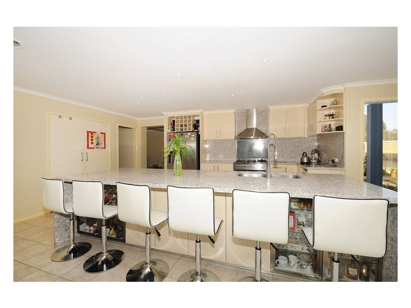 1 Lansell Court, Carrum Downs VIC 3201