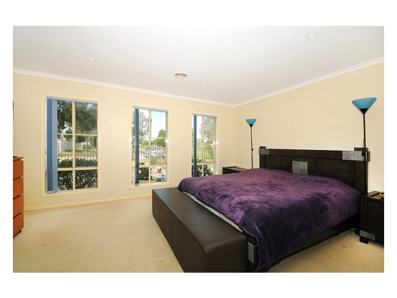 1 Lansell Court, Carrum Downs VIC 3201