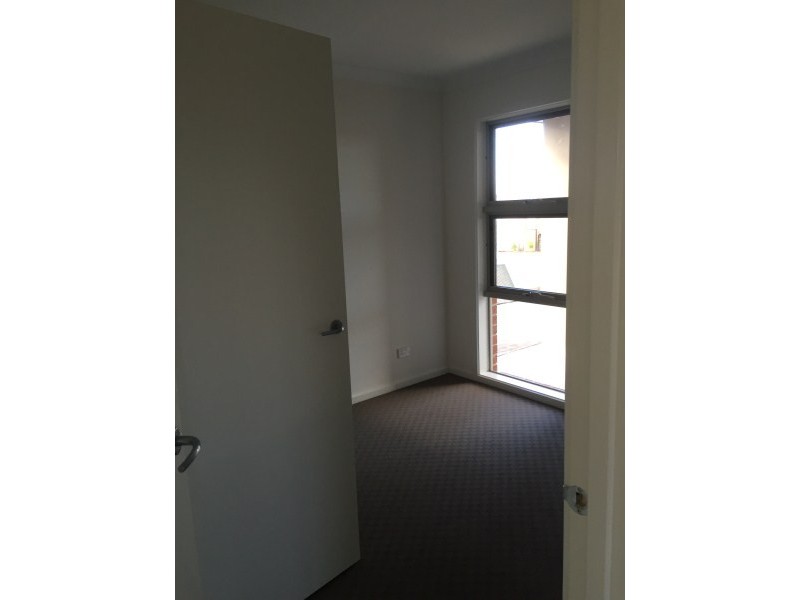 Units1 and 2, 179 Rosebank Drive, Cranbourne North VIC 3977