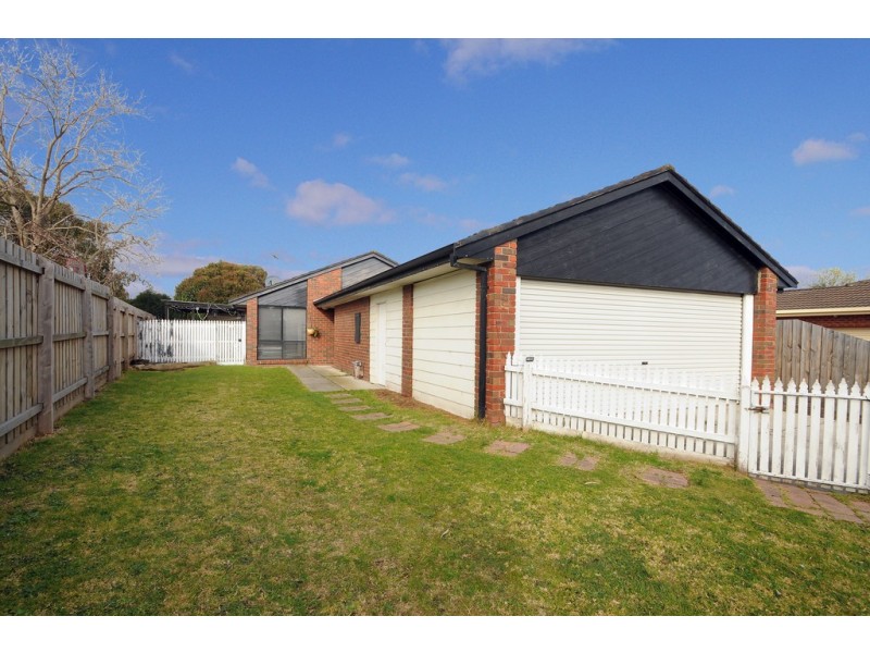 22 Heysen Drive, Skye VIC 3977
