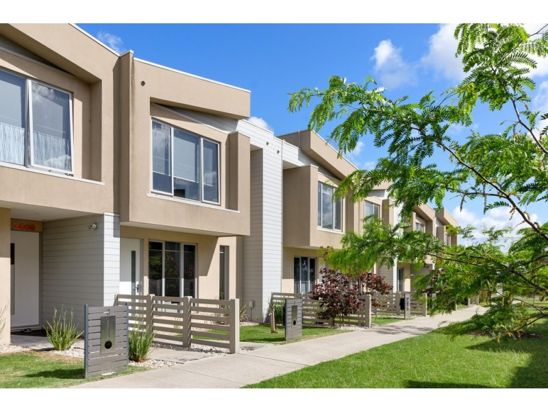 5 Nanea Path, Cranbourne VIC 3977