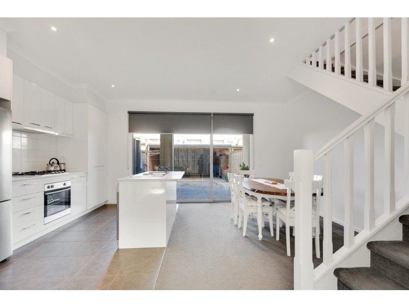 5 Nanea Path, Cranbourne VIC 3977